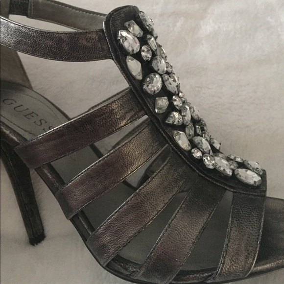GUESS Heels - Picture 3 of 4